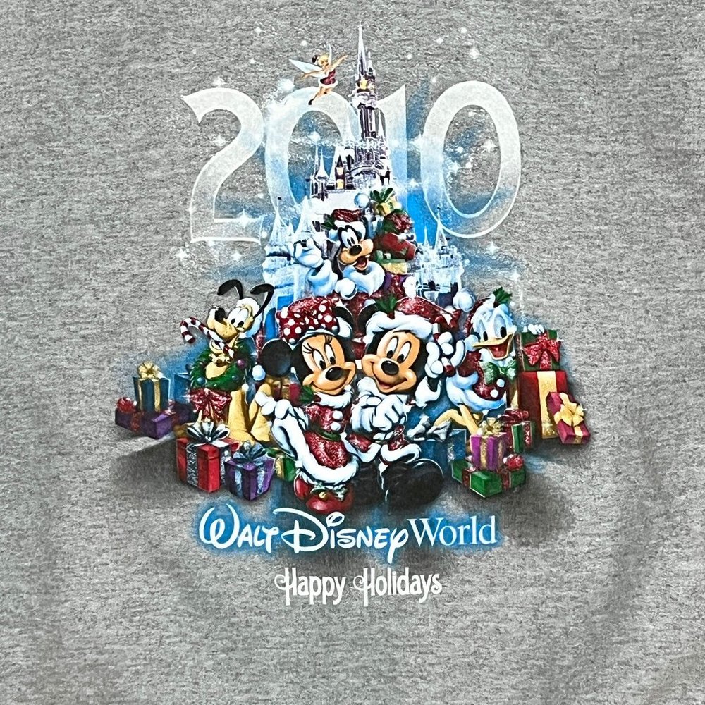 NEW 2010 Disney Happy Holidays Graphic Zip Hoodie Collectible Sweatshirt - M